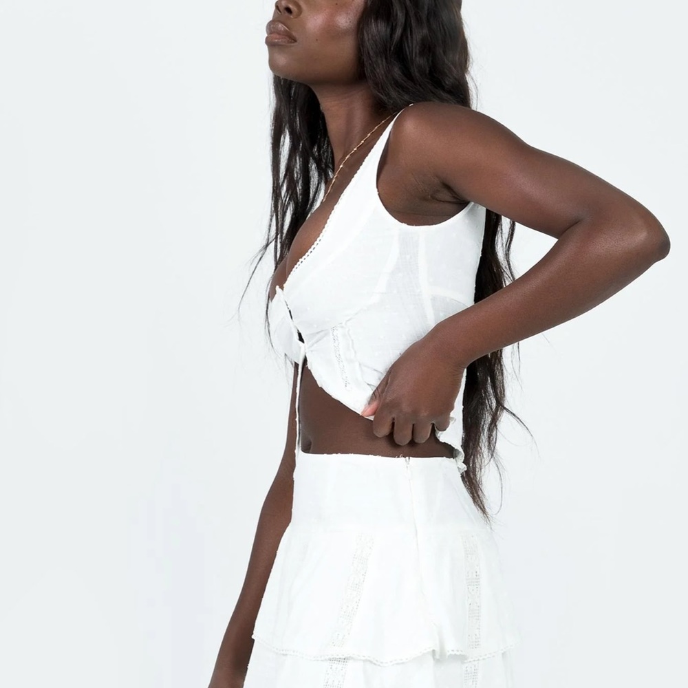 NWT Princess Polly Cheyla Shorts Ivory - Picture 3 of 7